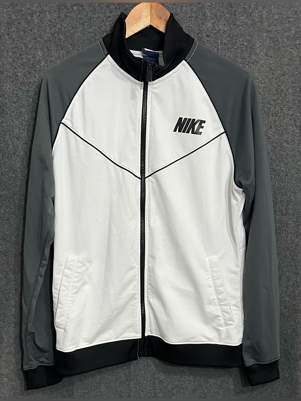 Nike Women’s White & Gray Performance Track Jacket XL